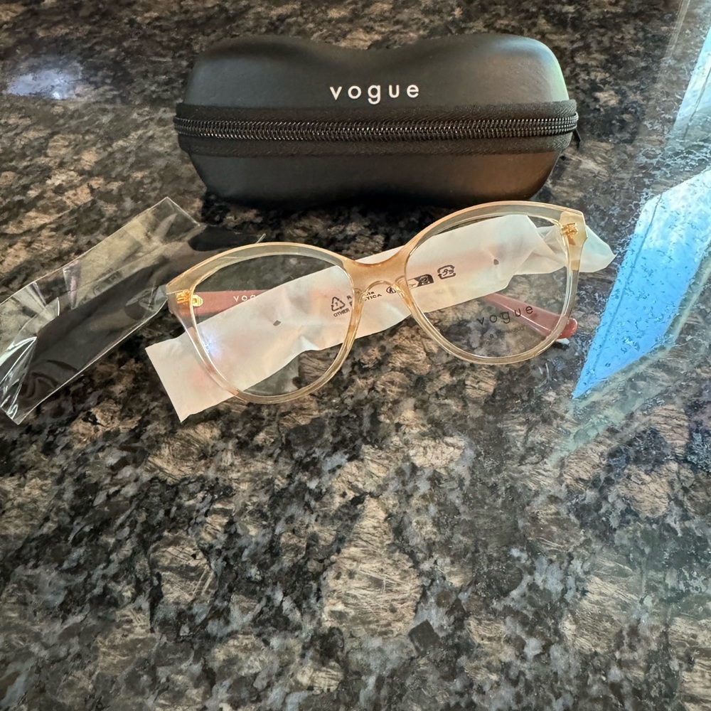 Vogue Eyeglasses Frames Only, With‎ Case New 140 Pink accent 7318